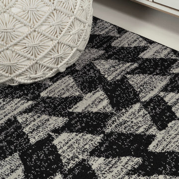 Aisha Moroccan Triangle Geometric Area Rug